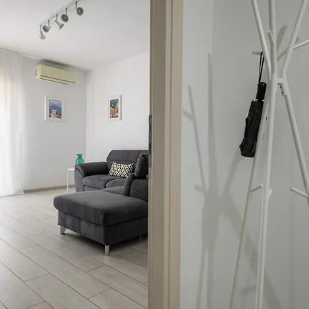 Bob's House نابولي